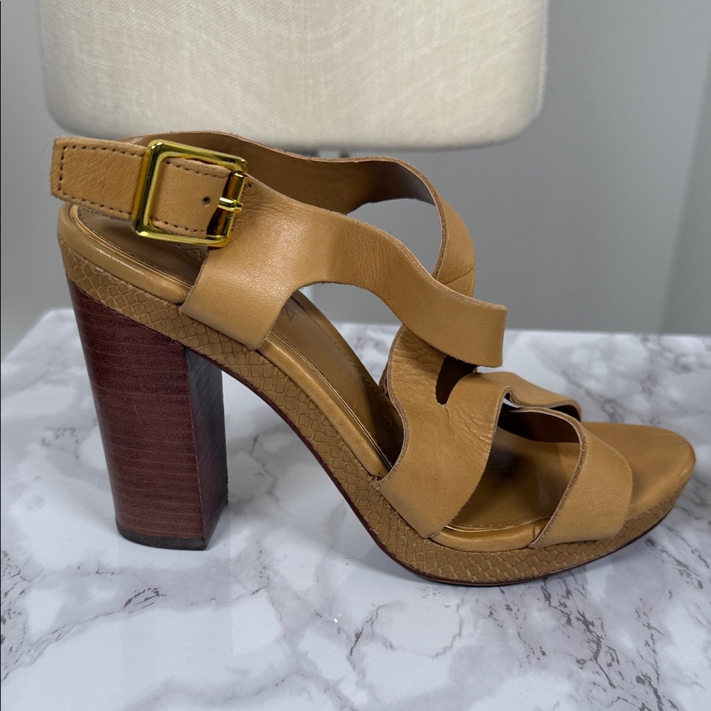 Lauren Ralph Lauren Elegant Tan Women's Sandals - Picture 8 of 12